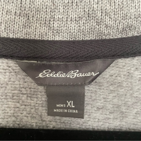 Eddie Bauer | Men's Radiator Fleece Snap-Front Pullover heather light gray - Picture 8 of 11